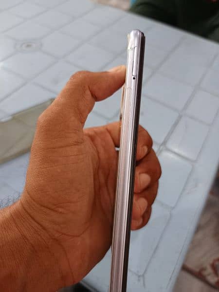 vivo y20 bilkul saf mobile ha 1 hand use 5