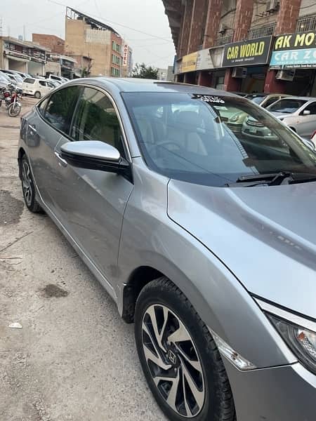 Honda Civic Oriel 2018 4