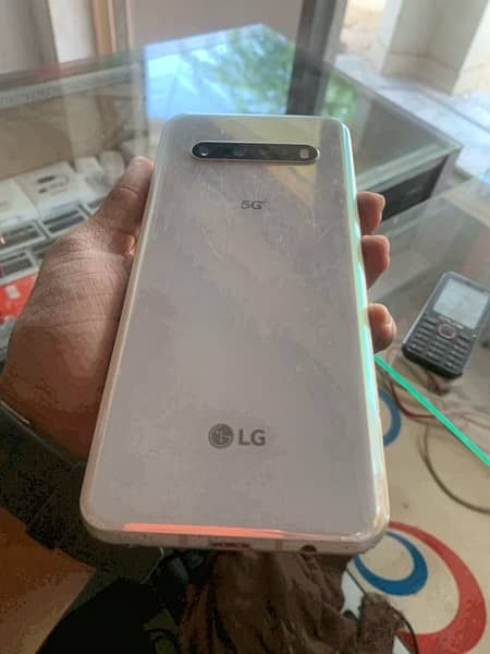 LG V60 THINQ 1