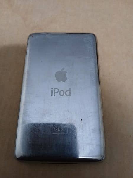 Apple iPod Classic 120GB 1