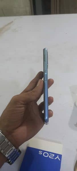 vivo y20s 4 (Gb) 128 (GB) 3