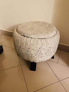 round stools