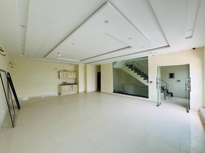 8 Marla floor available for rent in DHA Phase 5 5