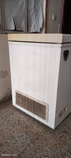 waves deep freezer for sale 2