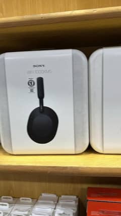 SONY XM5 headphones