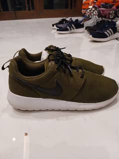 Nike green