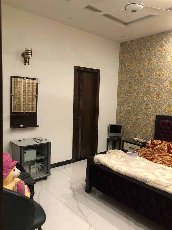 10 MARLA FURNISHED UPPER PORTION AVAILABLE FOR RENT IN TARIQ GARDENS LAHORE 4