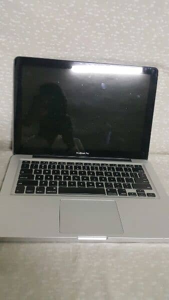 Macbook pro 2012. core i5.4GB Ram. 128GB Samsung latest SSD 2