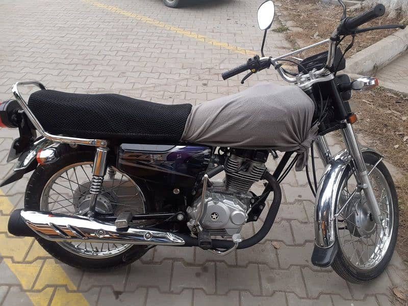 HONDA CG 125 BLACK. 2020 MODEL 1