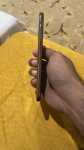 iphone xs max 64GB 80BH 5