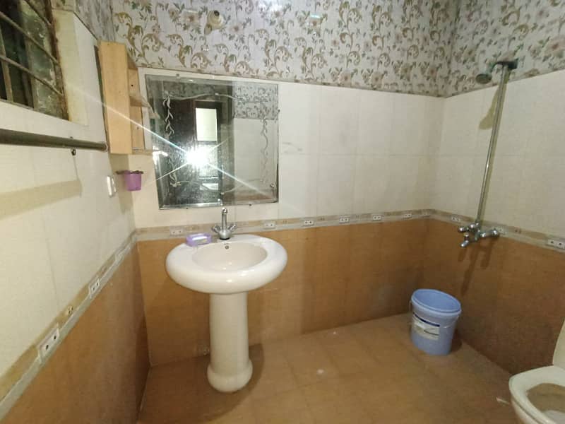 1 Kanal Corner Beautiful Tripal Story Building For Rent In Johar Town Lahore Super Hot Location Near LGS School or LDA Complex Near Main Road 26