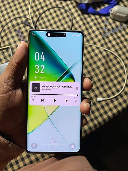 Infinix Note 40 pro 5