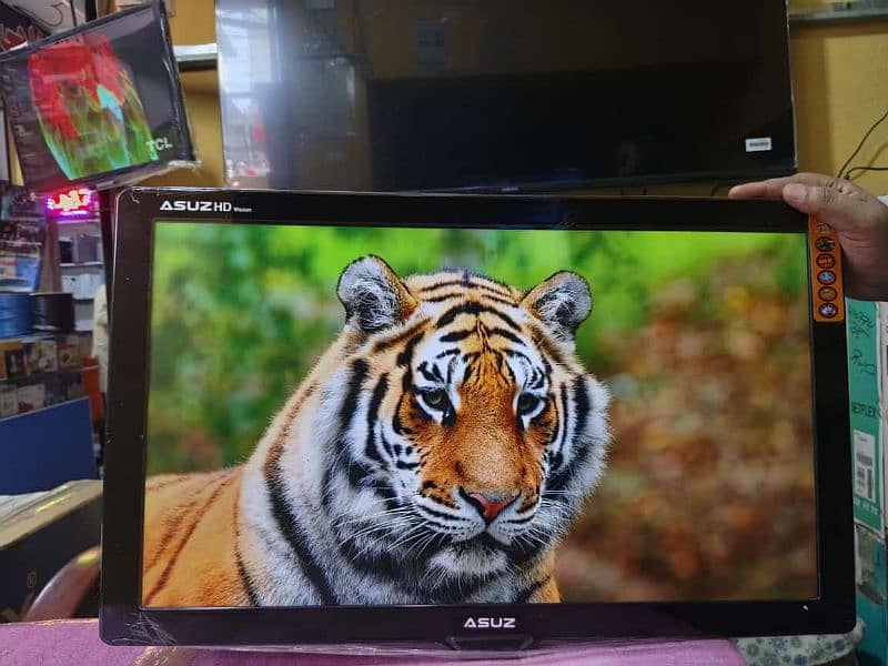 24 inch Smart WiFi LED TV 1