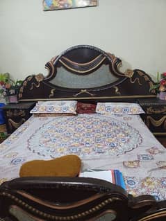 Large size bed with 2 wards