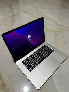 MacBook Pro 2016 intel i7 with 16 Gb ram & graphic card