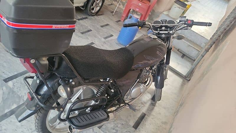 suzuki 150GS 3