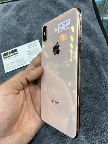 xs max 3