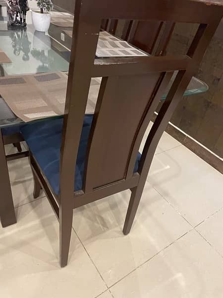 DINING TABLE AVAILABLE 4