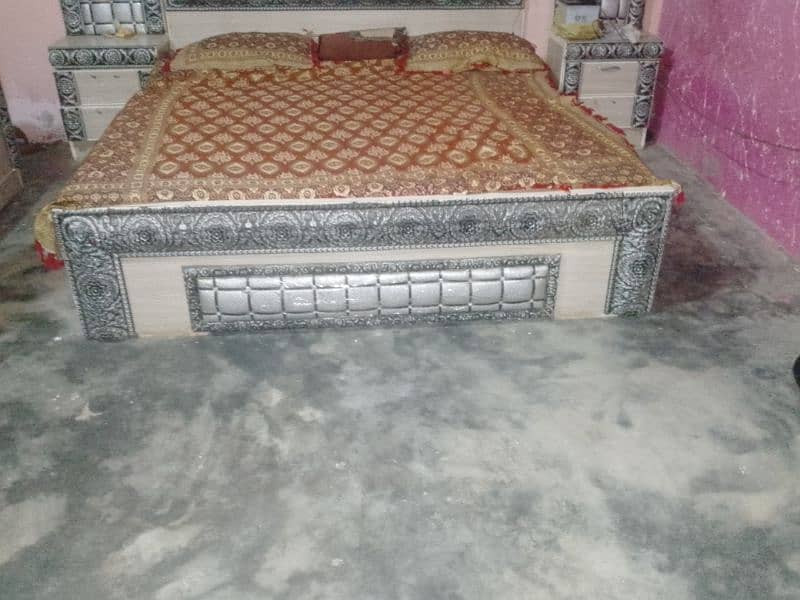 bed ,almary, dressing and divider with out mattress 0