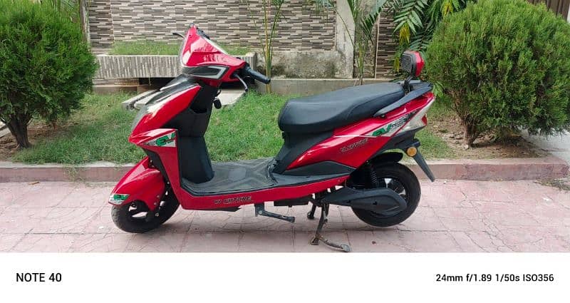 yj future scooty for sell 3