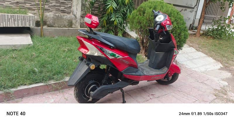 yj future scooty for sell 4