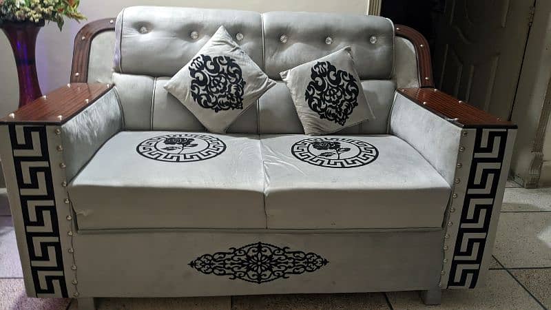 sofa set (3 seater, 2 seater, 1 seater & Table) 0