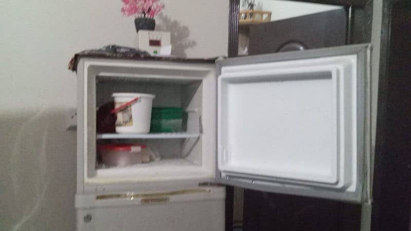 Dawalance Refrigerator Medium 3