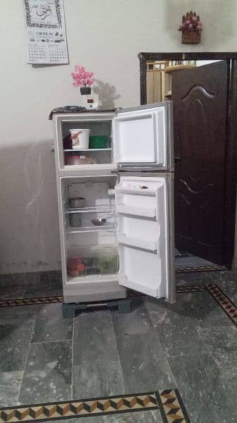 Dawalance Refrigerator Medium 4