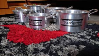 New steel pot set urgent sale