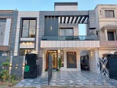 10 Marla Brand New Luxury House For Sale