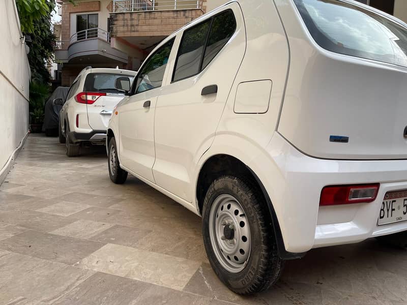 Suzuki Alto 2022 Suzuki Alto VXR AGS 2022 White Color 4