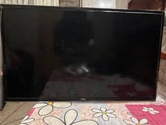 TCL 32 inches | L32D2900 | Panel damage