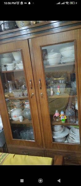 Dressing table + wardrobe for sale urgent 2