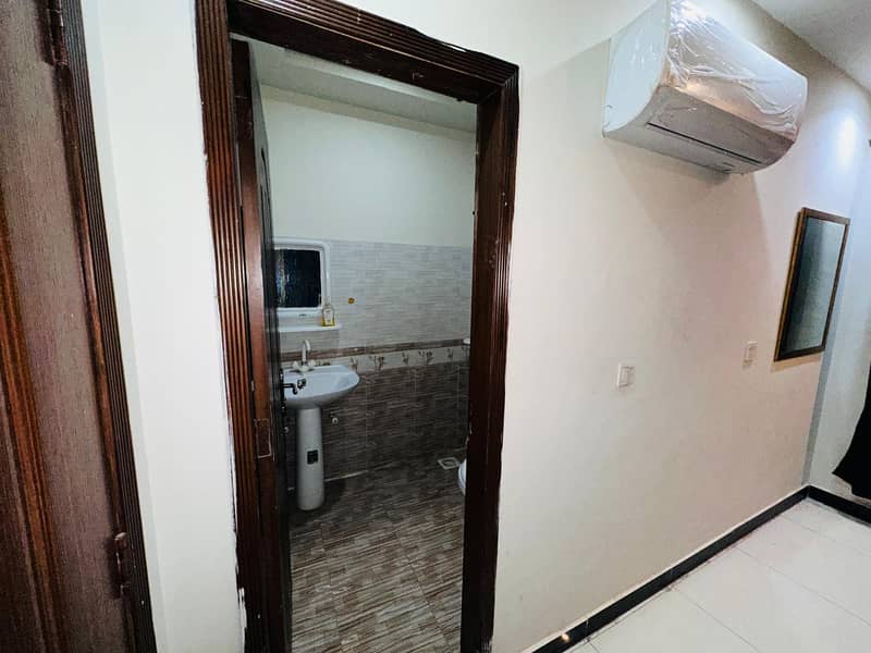 Monthly 2 Bedroom apartment Bahria Town Lahore 3