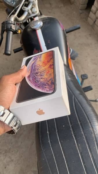 I phone Xs max (PTA) Aproved 64gb with Box 1