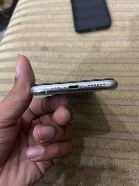 iPhone 11 Pro 7