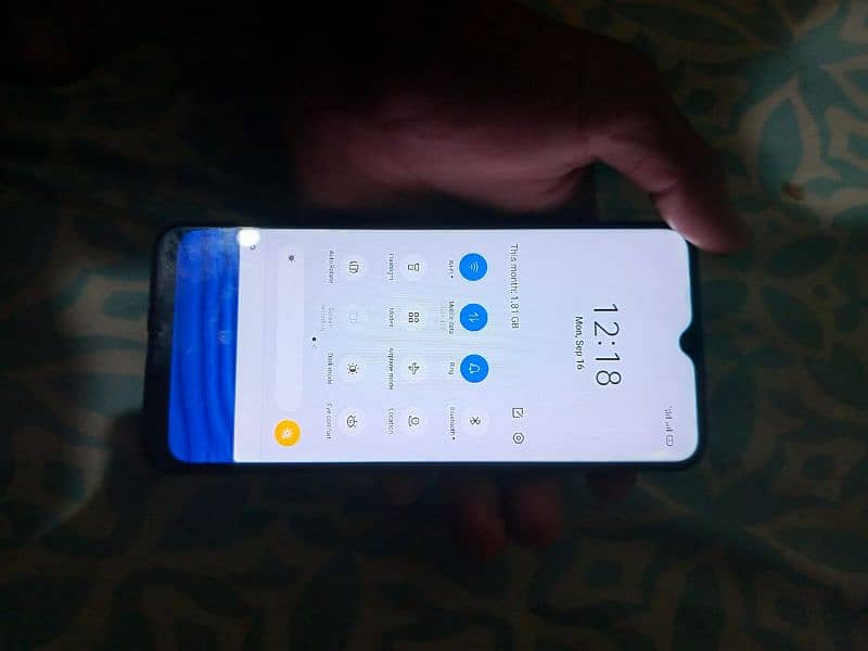 realme 5i 4/64 2