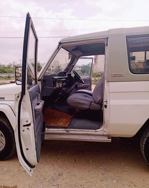 Toyota Land Cruiser 1986 zx 4/4 7