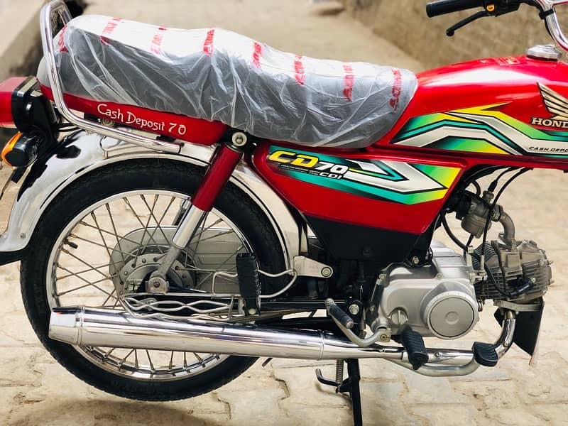 Honda cd 70 condition 10 by 10 khari rahi h 5500 original chali h 6