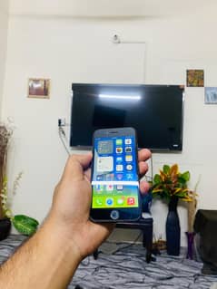 Iphone 7 Pta approved + box 10/10 condition