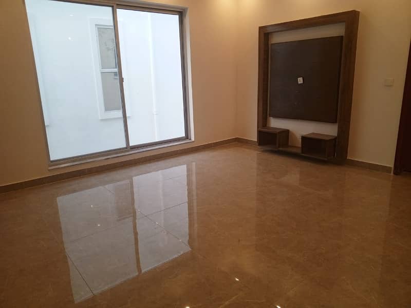 Dha phase 8 Ex Air Avenue kanal brand new full house for rent 7