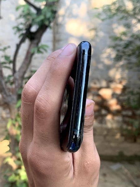 iPhone 11 Pro Max 256gb non pta physical dual sim 5