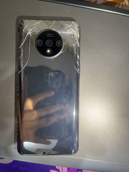 oneplus 7t only back cracked 8/128 2