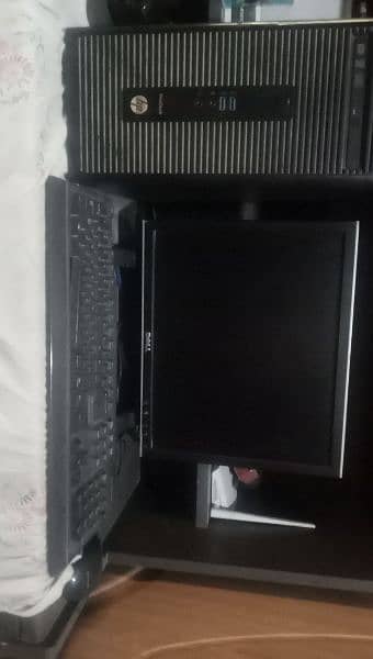 Dell
Core i5
3rd generation 
8GB ram
256 SSD/hard disk
Window 10 3