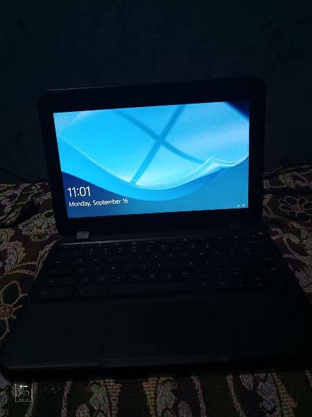 Chromebook memory 4 /64 condition 10/ 10 delivery available 3