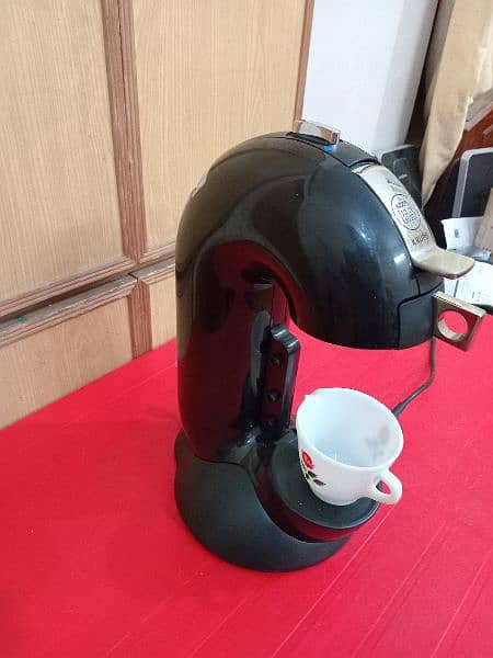 Krups Nescafe Dolce Gusto Coffee Maker 1