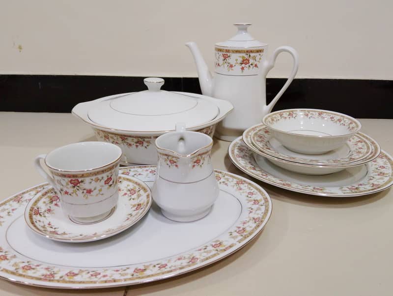 Luxury Dinner Set (47pcs) urgent sell 2