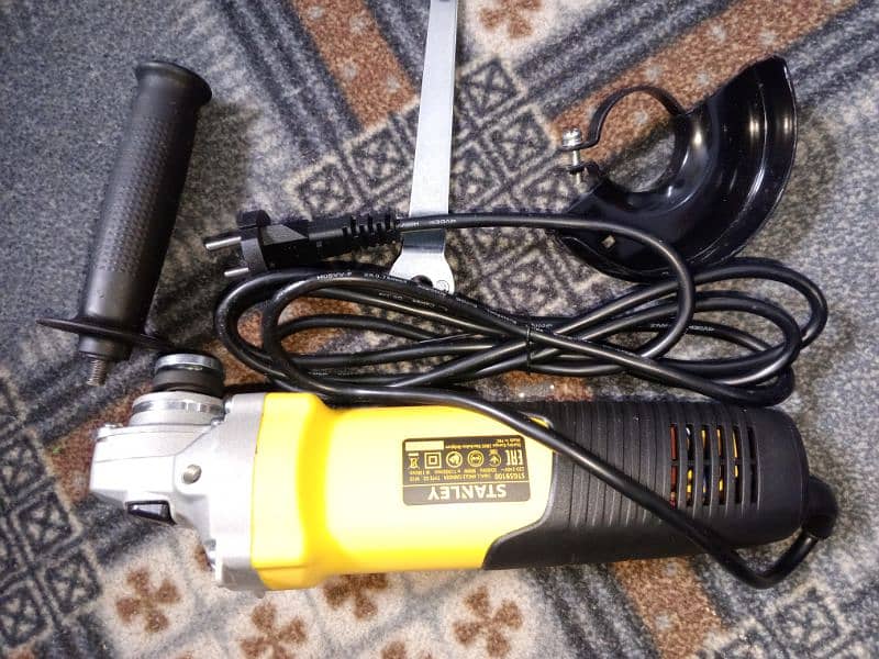 Angle Grinder 4” 100mm 900W STANLEY 3