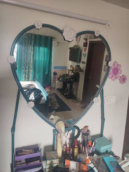 Dressing Table Iron 1