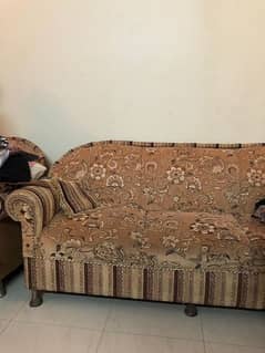 Frame sofa set 5 seaters for sale in karachi